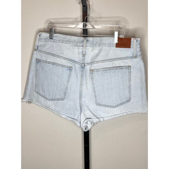 J. Crew Relaxed Fit Light Wash Cut Off Denim Jean Shorts Women’s Size 33 - Picture 3 of 10